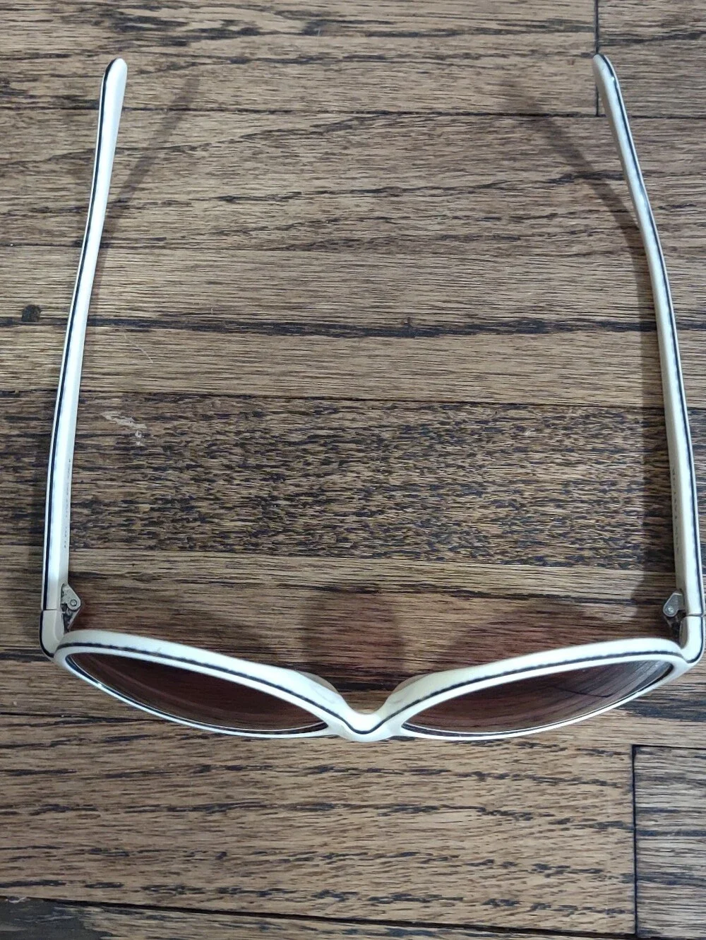 Ann Taylor Womens Cat Eye Sunglasses White Leopard Print Trim‎ AT505 C03
